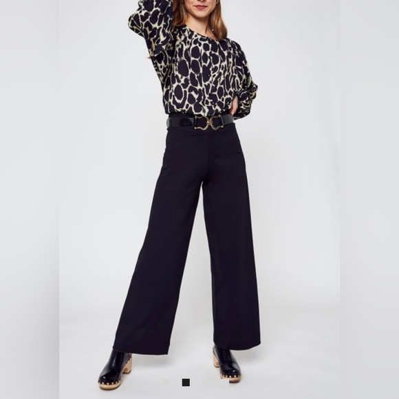 La Fee Maraboutee • 40 • Black • Highrise - Picture 4 of 12